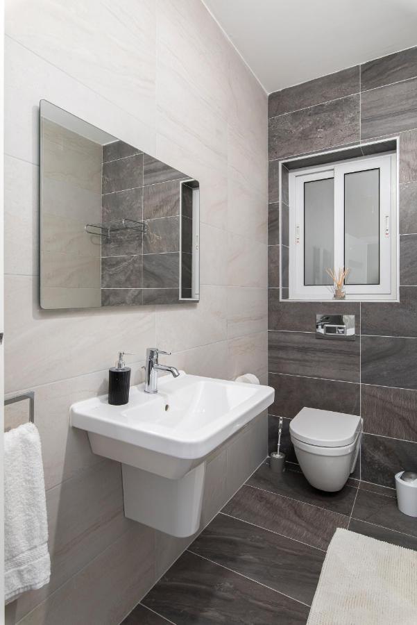 Spacious, Modern & Cosy 2 Bedroom 2 Bathroom Apartment - St. Julians Saint Julian's エクステリア 写真